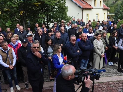 FOTO: Obilježena 31. obljetnica stradanja Hrvata na Uzdolu