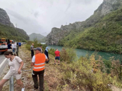 Prometna kod Jablanice: Vozilom sletjeli u jezero