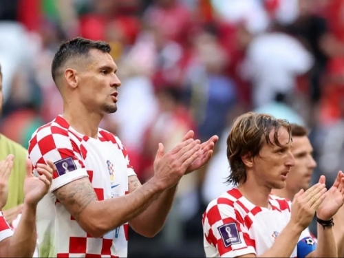 Lovren: Bijednim i ljubomornim ljudima se zgadilo kad sam zapjevao ''Lijepa li si''