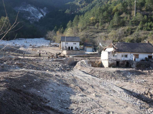 Počea podjela vaučera: Obitelji pogođene poplavama dobivaju pomoć, evo koliko tko može dobiti