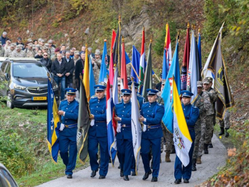 Održan tradicionalni molitveni pohod pripadnika OS BiH i djelatnika MO BiH na Bobovac