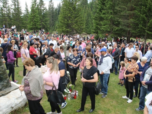 FOTO/VIDEO: Tisuće vjernika na Kedžari proslavilo ''Divin dan''