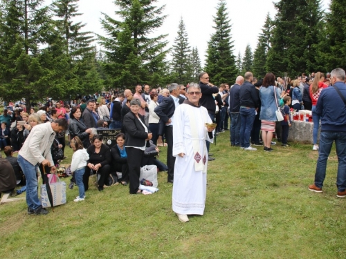 FOTO/VIDEO: Tisuće vjernika na Kedžari proslavilo ''Divin dan''