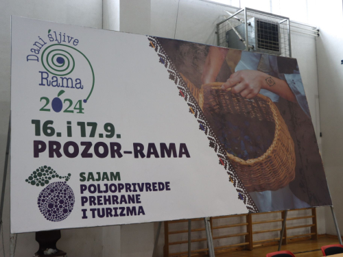 FOTO: Otvoren 17. sajam ''Dani šljive Prozor - Rama 2024.''