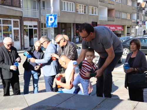 FOTO: Povodom Svih svetih u Prozoru zapaljene svijeće za poginule i preminule branitelje