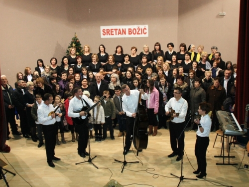 FOTO: Održan Božićni koncert ramskih župa