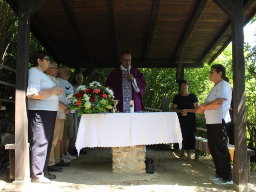 FOTO: Hodočašće na grob svećenika i mučenika fra Stjepana Barišića u župi Uzdol