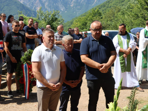 FOTO: Na Pomenu obilježena 31. obljetnica stradanja hrvatskih branitelja