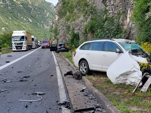 Detalji nesreće u Salakovcu - Vozač Škode izgubio kontrolu nad vozilom