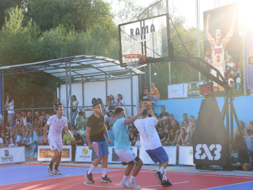 FOTO/VIDEO: Druga večer Streetball turnira u Prozoru