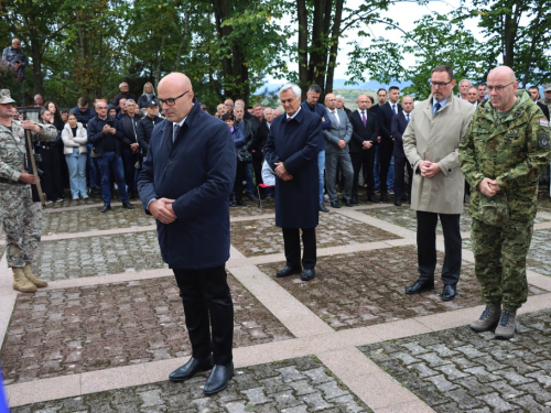 FOTO: Obilježena 31. obljetnica stradanja Hrvata na Uzdolu