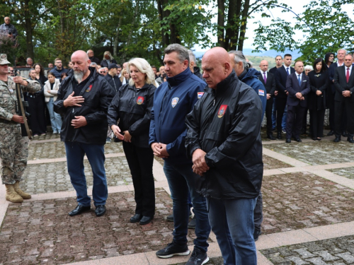 FOTO: Obilježena 31. obljetnica stradanja Hrvata na Uzdolu