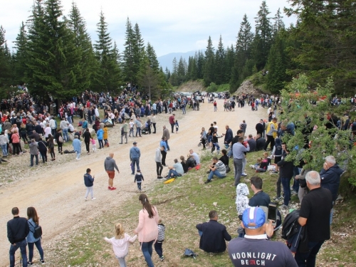 FOTO/VIDEO: Tisuće vjernika na Kedžari proslavilo ''Divin dan''