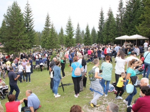 FOTO/VIDEO: Tisuće vjernika na Kedžari proslavilo ''Divin dan''