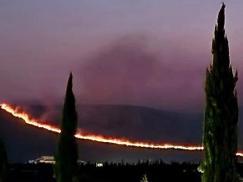 Požar kod Mostara, vatrogasci brane kuće u naseljima južno od grada