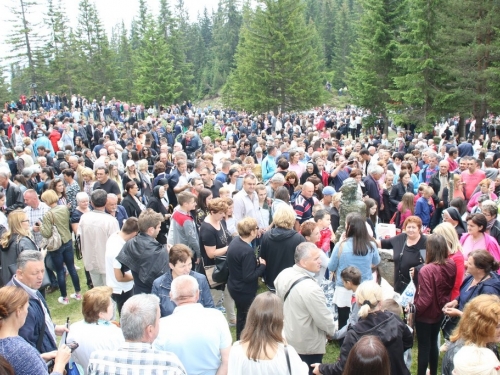 FOTO/VIDEO: Tisuće vjernika na Kedžari proslavilo ''Divin dan''