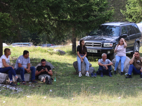 FOTO: Na Vranu služena sv. misa za poginule duvandžije