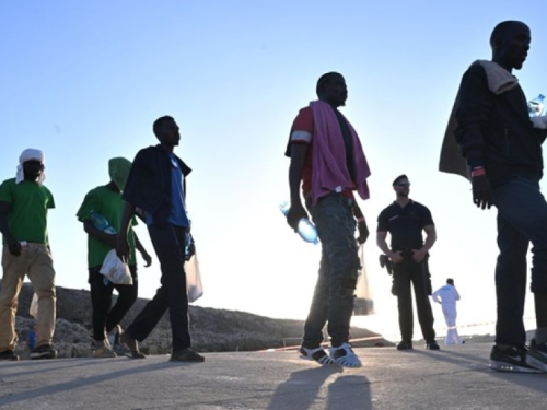 Italija će migrante nađene na moru slati u Albaniju