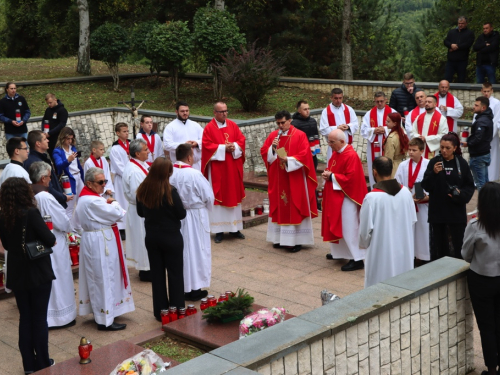 FOTO: Obilježena 31. obljetnica stradanja Hrvata na Uzdolu