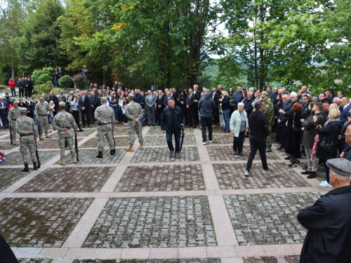 FOTO: Obilježena 31. obljetnica stradanja Hrvata na Uzdolu