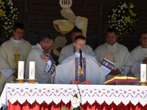 FOTO: Mlada misa don Ivana Karače u župi Prozor