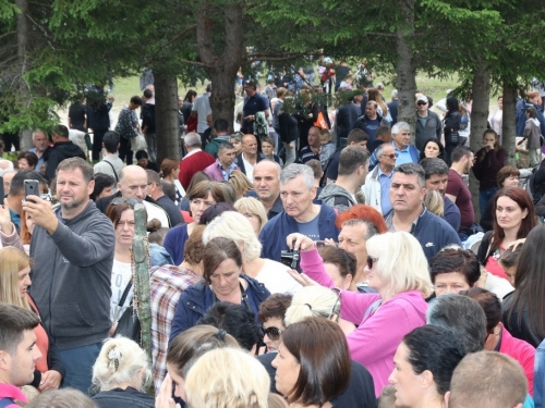 FOTO/VIDEO: Tisuće vjernika na Kedžari proslavilo ''Divin dan''