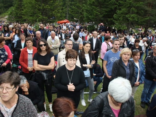 FOTO/VIDEO: Tisuće vjernika na Kedžari proslavilo ''Divin dan''