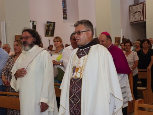FOTO: Fra Ivo Tadić na Šćitu proslavio 25 godina svećeništva