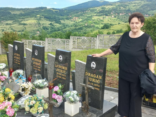Anica Jurić: Svojim očima sam gledala kako mi pripadnici Armije ubijaju muža i trojicu sinova