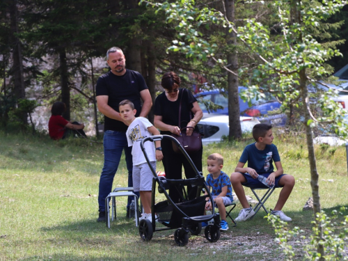 FOTO: Na Vranu služena sv. misa za poginule duvandžije