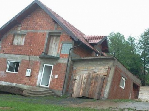 Poziv za pomoć za poplavama ugroženo stanovništvo