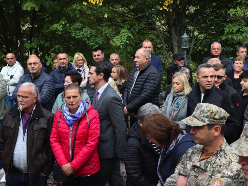 FOTO: Obilježena 31. obljetnica stradanja Hrvata na Uzdolu