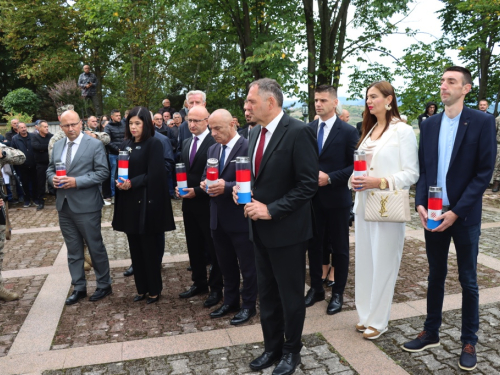 FOTO: Obilježena 31. obljetnica stradanja Hrvata na Uzdolu