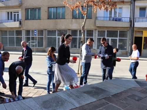 FOTO: Povodom Svih svetih u Prozoru zapaljene svijeće za poginule i preminule branitelje