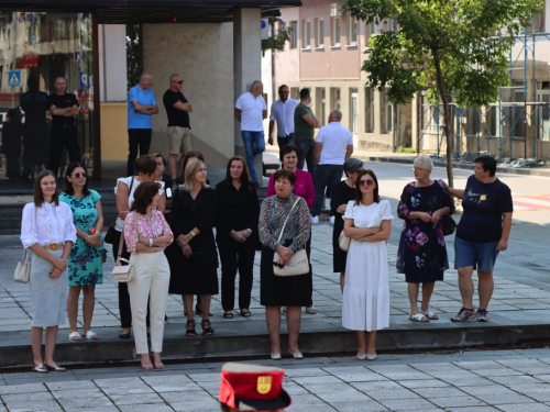 FOTO: Polaganjem vijenaca i svečanom sjednicom započelo obilježavanje Dana općine