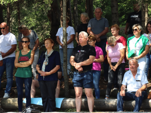 FOTO: Na Vranu služena sv. misa za poginule duvandžije