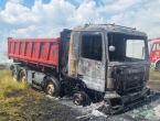 Na Duvanjskom polju izgorio kamion
