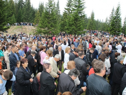 FOTO/VIDEO: Tisuće vjernika na Kedžari proslavilo ''Divin dan''