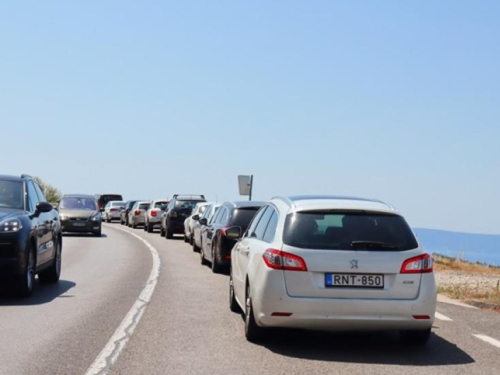 Vikend stanje na cestama: Vozači, maskimalan oprez