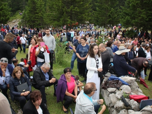 FOTO/VIDEO: Tisuće vjernika na Kedžari proslavilo ''Divin dan''