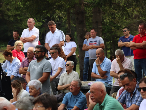 FOTO: Na Vranu služena sv. misa za poginule duvandžije