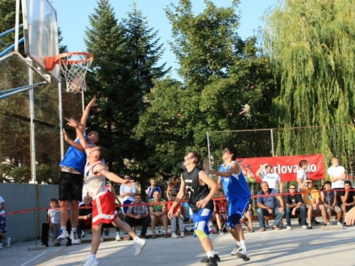 Foto: Turnir u uličnoj košarci "Street ball 2012." - prva večer